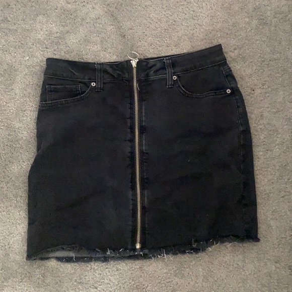 Skirt - Picture 1 of 2